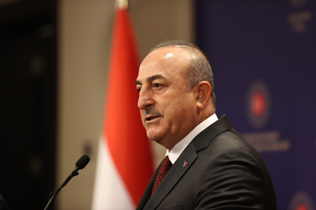 Cavusoglu o Afganistanu: Zabraniti školovanje ženama niti je islamski niti humano