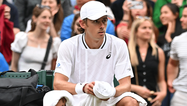 Đoković u polufinalu Wimbledona nakon odustajanja De Minora