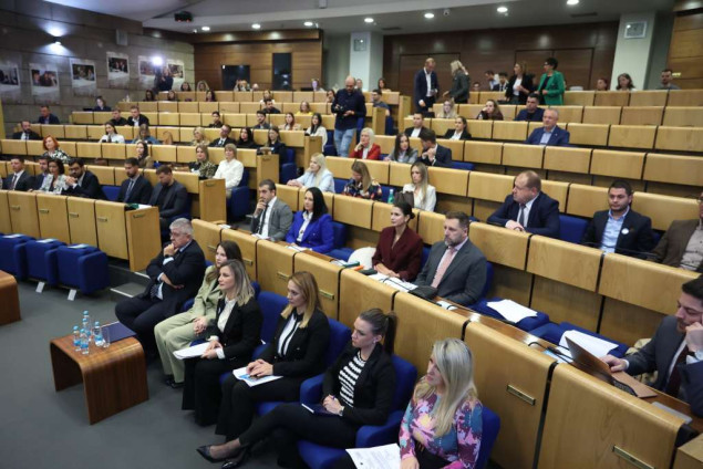 Ulaganje sistema u mlade da bude među prioritetima, potreban strateški pristup i strateški programi