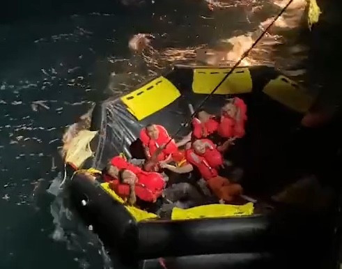 Potonuo brod tajlandske mornarice, najmanje 31 osoba se vodi kao nestala