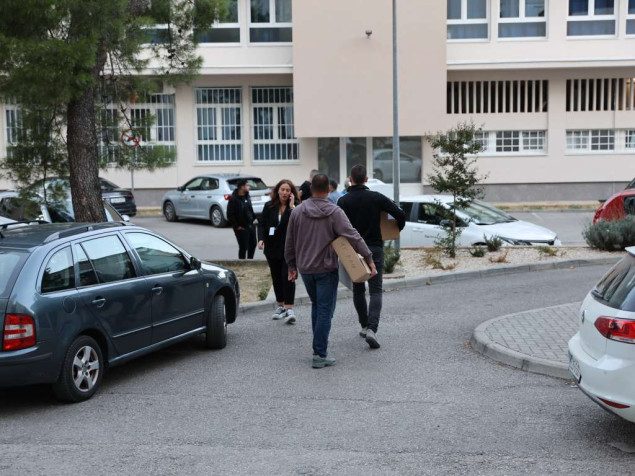 Na području Mostara jutros poteškoće s izbornom tehnologijom Na području Mostara jutros poteškoće s izbornom tehnologijom