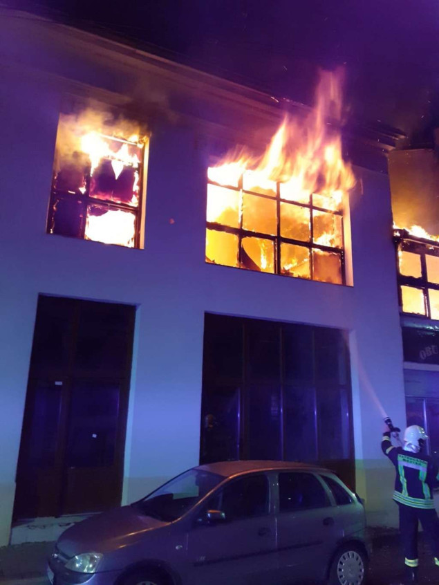 Požar u Mostaru: Izgorio cijeli kat zgrade