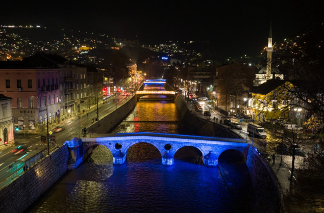 Povodom kandidatskog statusa za BiH: Mostovi u Sarajevu u bojama EU