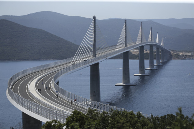 U Komarnoj sve spremno za puštanje u promet Pelješkog mosta