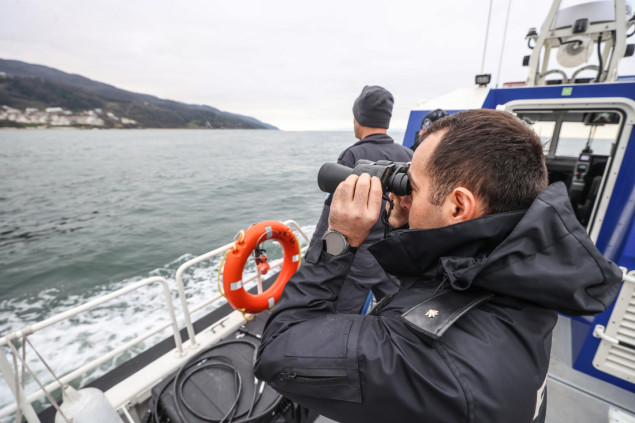 Traje potraga za članovima posade potonulog broda u Mramornom moru