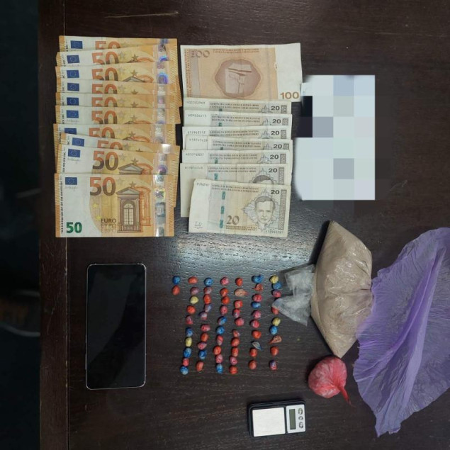 Zaplijenjen heroin i novac, uhapšena jedna osoba