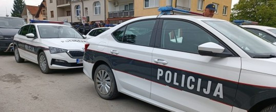 U pretresu u Tuzli pronađeno oko 12 kg droge i vatreno oružje, uhapšena jedna osoba