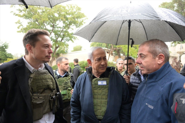 Musk s Netanyahuom obišao grad Kfar Aza koji je napadnut 7. oktobra