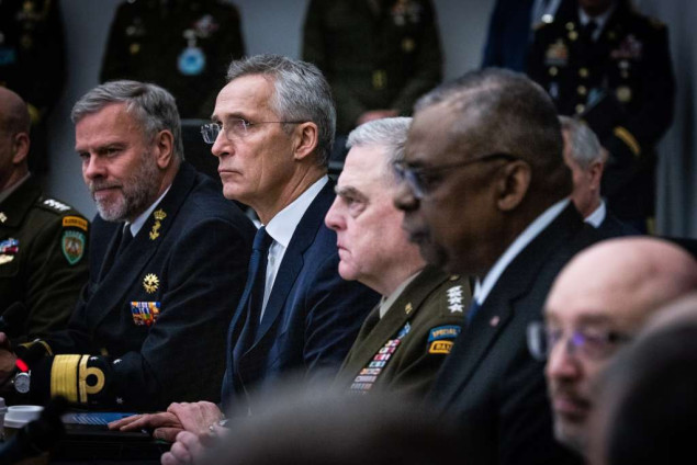 SAD i NATO smatraju da je Ukrajini hitno potrebno više oružja