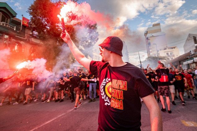 Navijačka grupa iz Crne Gore za dan sakupila novac za kupovinu kombija navijačima reprezentacije BiH