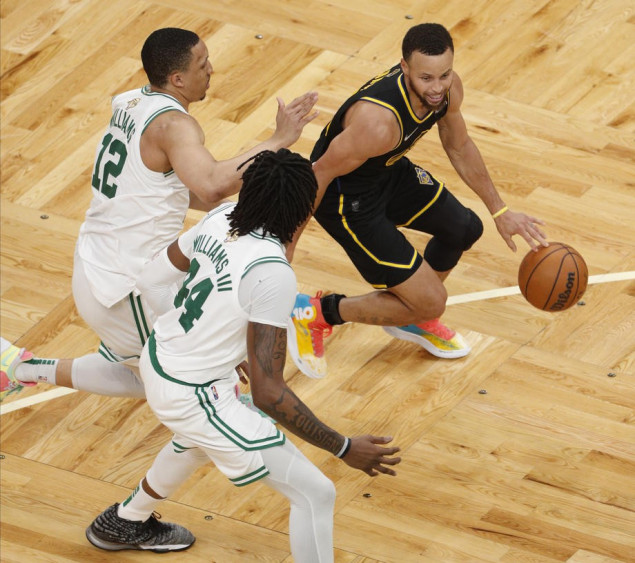 Boston poveo sa 2:1 protiv Golden Statea u finalu NBA lige