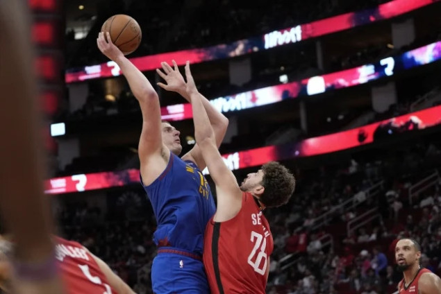 Jokićev novi triple-double u porazu Denvera od Houstona