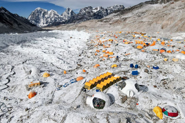 Nepal pomjera bazni kamp na Everestu s ledenjaka koji se otapa