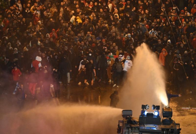 Desetine povrijeđenih i 33 uhapšena navijača u naredima u Sofiji