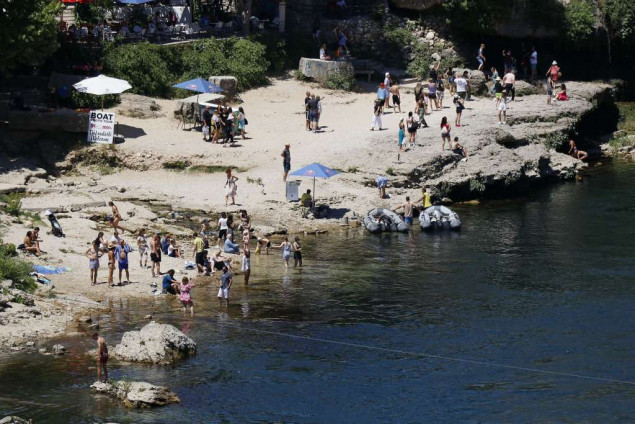 Toplinski val stigao u Hercegovinu, povećan broj intervencija Hitne pomoći