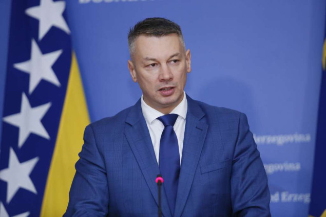 Božićna čestitka Nešića