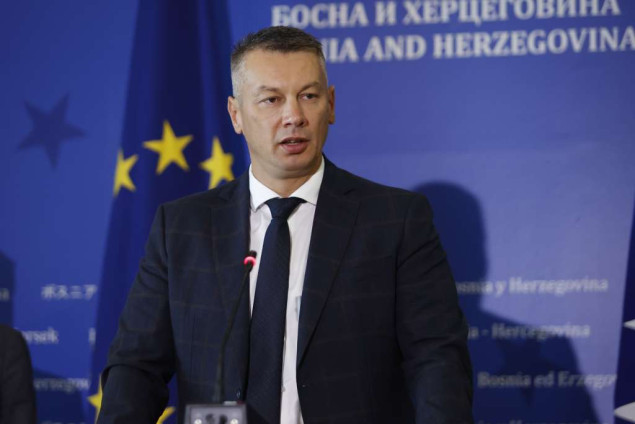 Nešić zatražio reviziju svih izdatih bh. službenih policijskih legitimacija