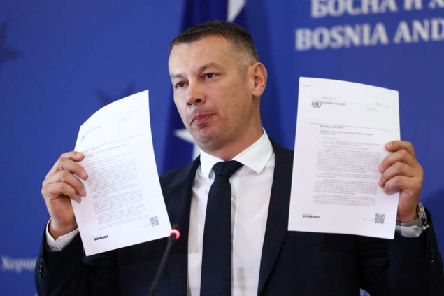 Nešić predao dokumentaciju Tužilaštvu BiH o boravku Schmidta u BiH