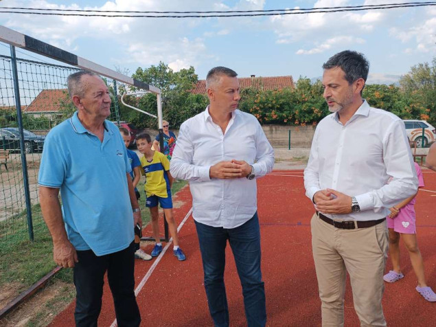 Nešić u Baćevićima: Nećemo dozvoliti lov na Srbe, naći ćemo način da zaštitimo našu djecu