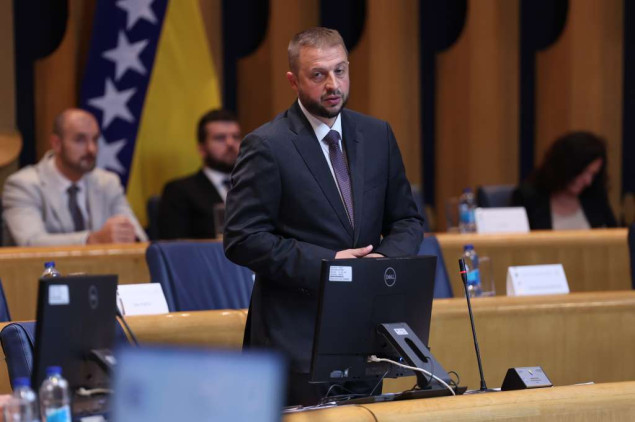 Nešković: Neću odustati od namjere da se građanima pruži ozbiljnija ušteda na gorivu