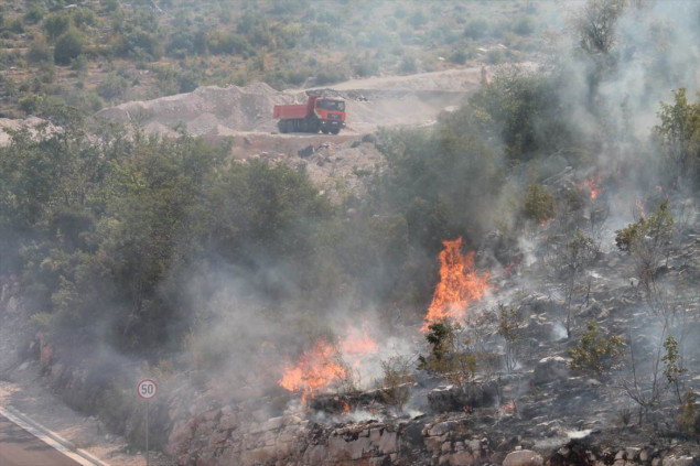 Helikopteri OS BiH uspješno okončali misiju gašenja požara kod Neuma