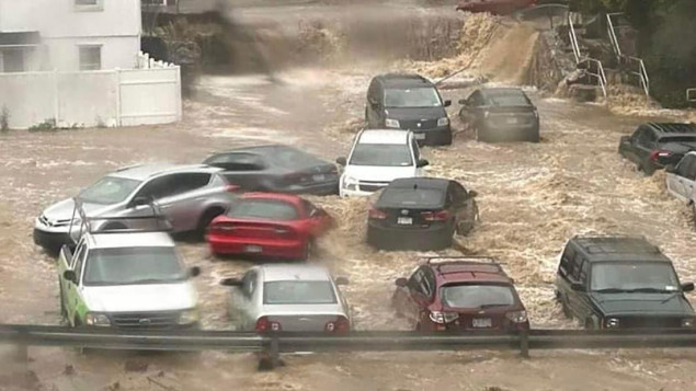 Obilne poplave u New Yorku, nastradala jedna osoba