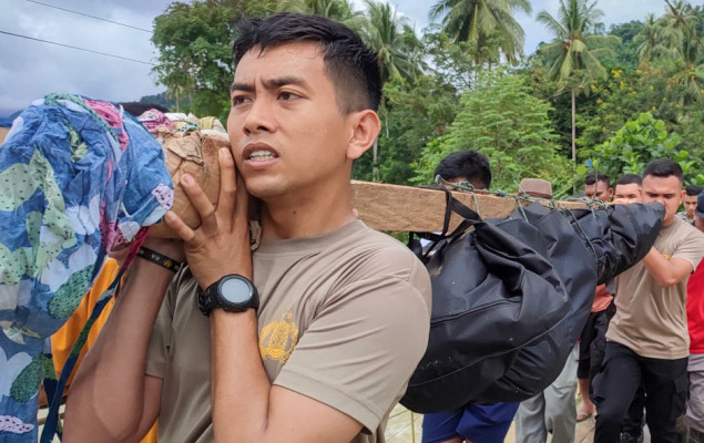 U klizištu u Indoneziji poginule najmanje 23 osobe, za 35 se traga