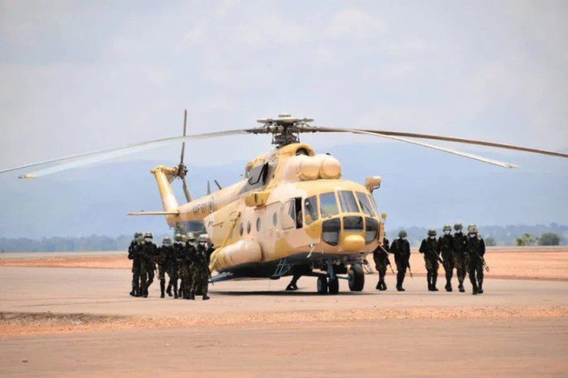 U Nigeriji poginulo 36 vojnika u zasjedi naoružanih napadača i u padu helikoptera