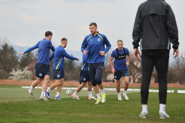 Nogometaši BiH danas putuju u Kardif, u 10 sati službeni trening na Koševu