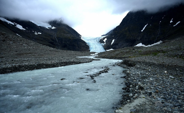 Vidljive posljedice klimatskih promjena na glečeru u Norveškoj