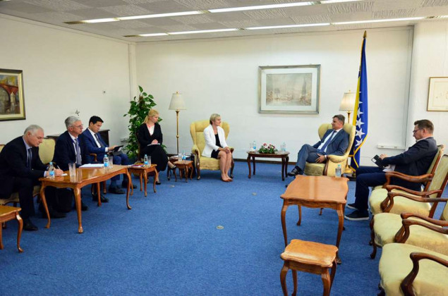 Premijer Novalić razgovarao s delegacijom MMF-a