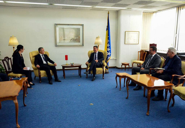 Premijer Novalić i ministar Džindić s kineskim ambasadorom: Znatan rast ekonomske saradnje