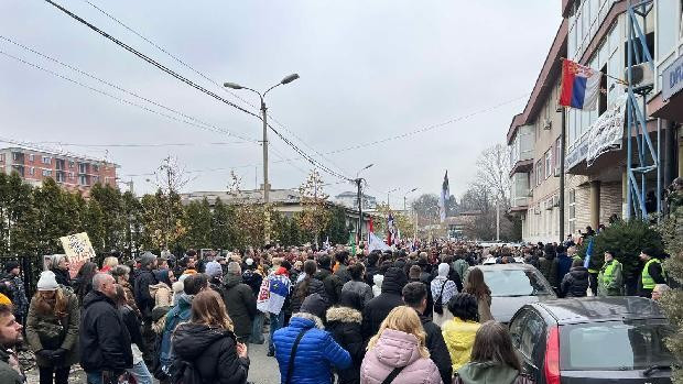 U Novom Pazaru skup "Ili oni ili mi" - Održano 18 minuta tišine