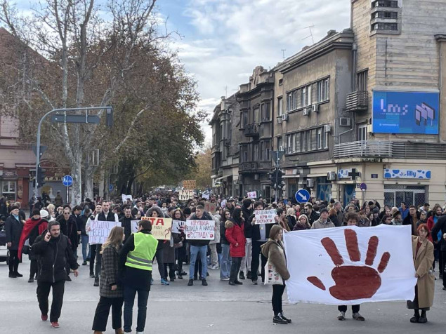 Troje aktivista ostaje u pritvoru, odlučio sud u Novom Sadu
