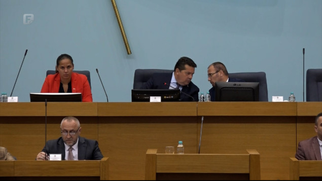 Nakon redovne, planirana posebna sjednica NSRS-a - o tzv. mirnom razdruživanju