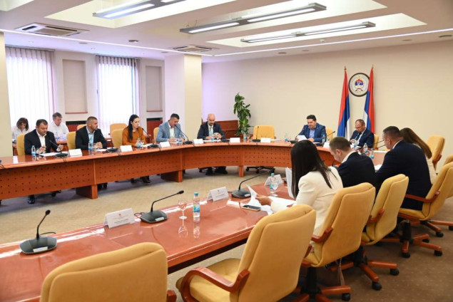 NSRS sutra o rebalansu budžeta i povećanju zaduženja RS, opozicija kritikuje hitnu proceduru