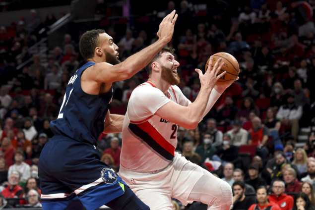 Herro ubacio rekordnih devet trojki, sjajan i Nurkić