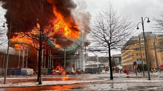 Veliki požar zahvatio poznati zabavni park u Göteborgu