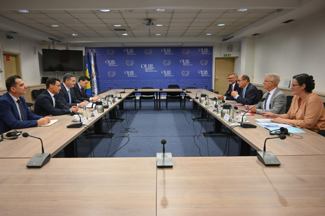 Bećirović nakon sastanka sa Schmidtom: Odgovor antidejtonskoj politici mora biti konkretan i snažan