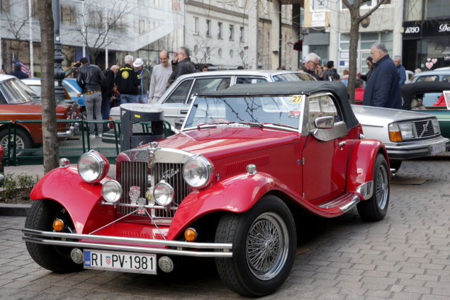 Uskrsna oldtimer izložba na Europskom trgu u Zagrebu