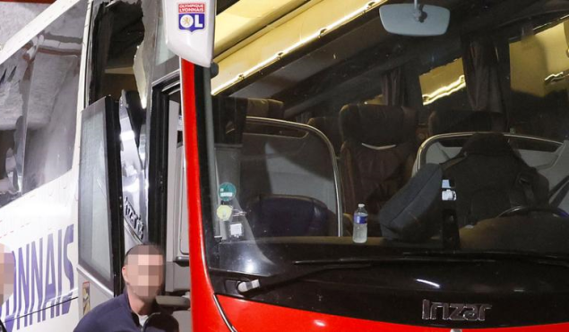 Francuska vlada osuđuje 'odvratno' nasilje navijača Marseillea