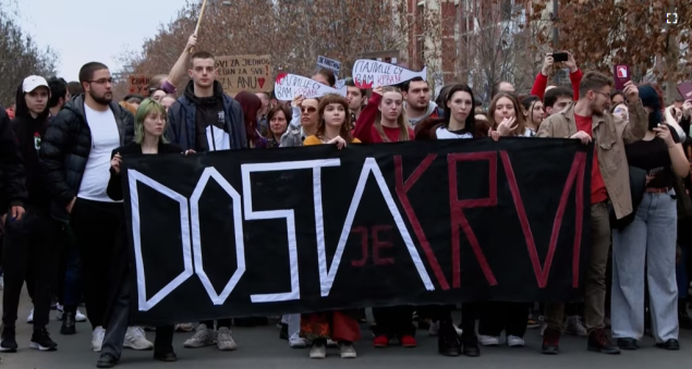 Mjesec dana pritvora četvorici aktivista SNS koji su prebili studente