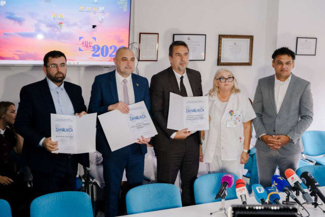 Zajedničkim srcem za najmlađe - Vrijedna medicinska oprema donirana UKC Tuzla