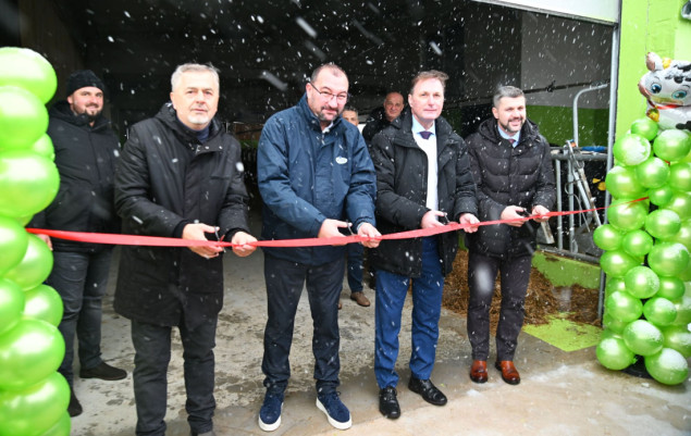 Hrnjić na otvorenju “DS & Farmer” farme u Bužimu: Dokaz da naše mjere daju rezultate