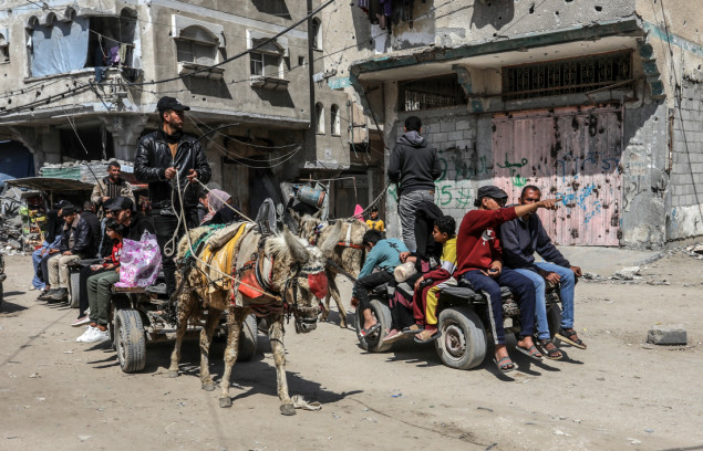 Palestinci koriste zaprežna vozila i bicikle uslijed nedostatka goriva