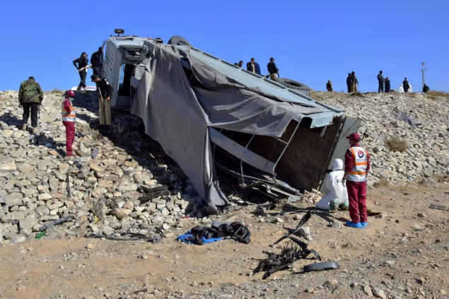 Najmanje troje mrtvih u samoubilačkom napadu na tim za vakcinaciju