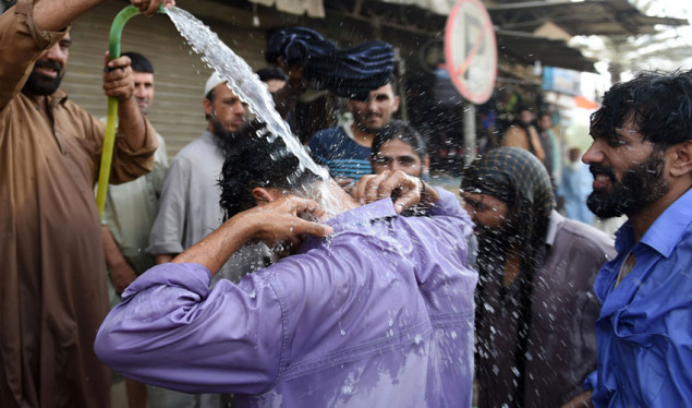 Pakistan očekuju ekstremno visoke temperature, građani upozoreni da ostanu u zatvorenom