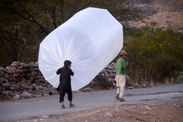 Pakistanci rizikuju živote koristeći gas iz plastičnih kesa
