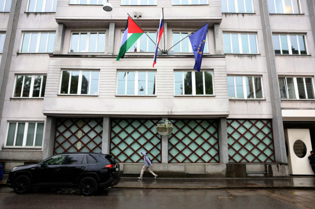 Uklonjena palestinska zastava sa zgrade Vlade Slovenije, Izrael najavio otvaranje ambasade nakon promjene vlasti