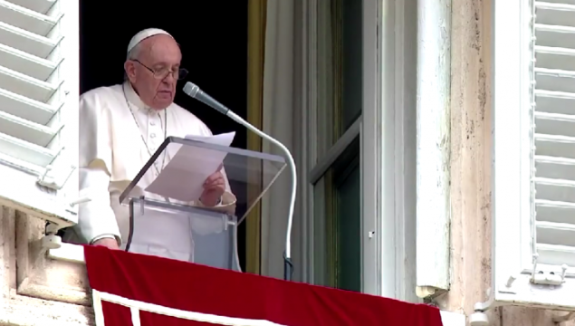 Vatikan objavio da je zdravstveno stanje pape Franje nakon bolesti "dobro i stabilno"